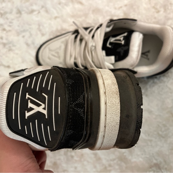 lV Trainer black and white sneaker - Picture 7 of 11